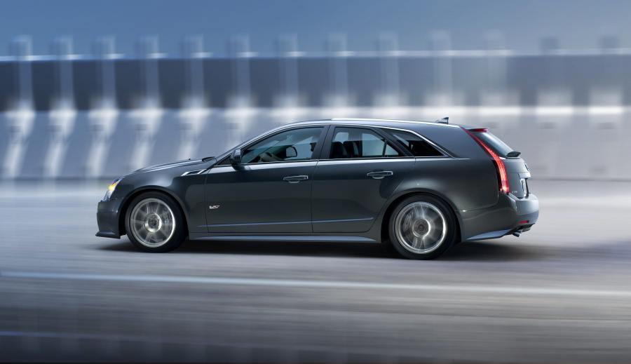  Cadillac CTS-V Sport Wagon 2011 года  (фото 8 из 73)
